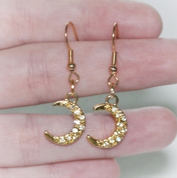 Golden crystal moon earrings - Picture 5 of 7